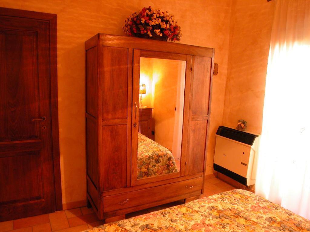 Agriturismo Istrice Innamorato กัมเปลโล ซุล กลีตุนโน ห้อง รูปภาพ